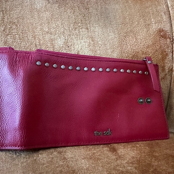 The Sak Silverlake Sequoia Tab Bifold Wallet Scarlet Red Leather - Picture 9 of 13